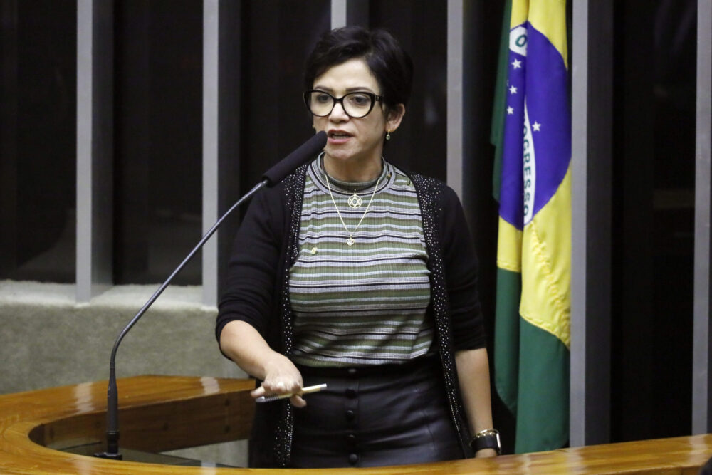 Alê Silva em pronunciamento